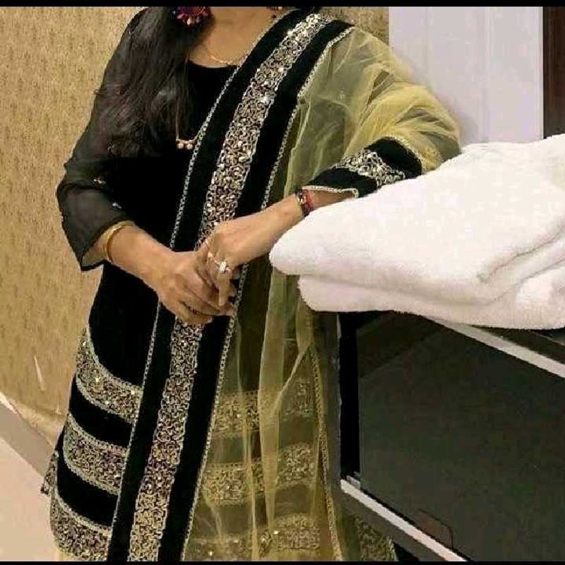 Elegant Black &amp; Gold Kurta Set