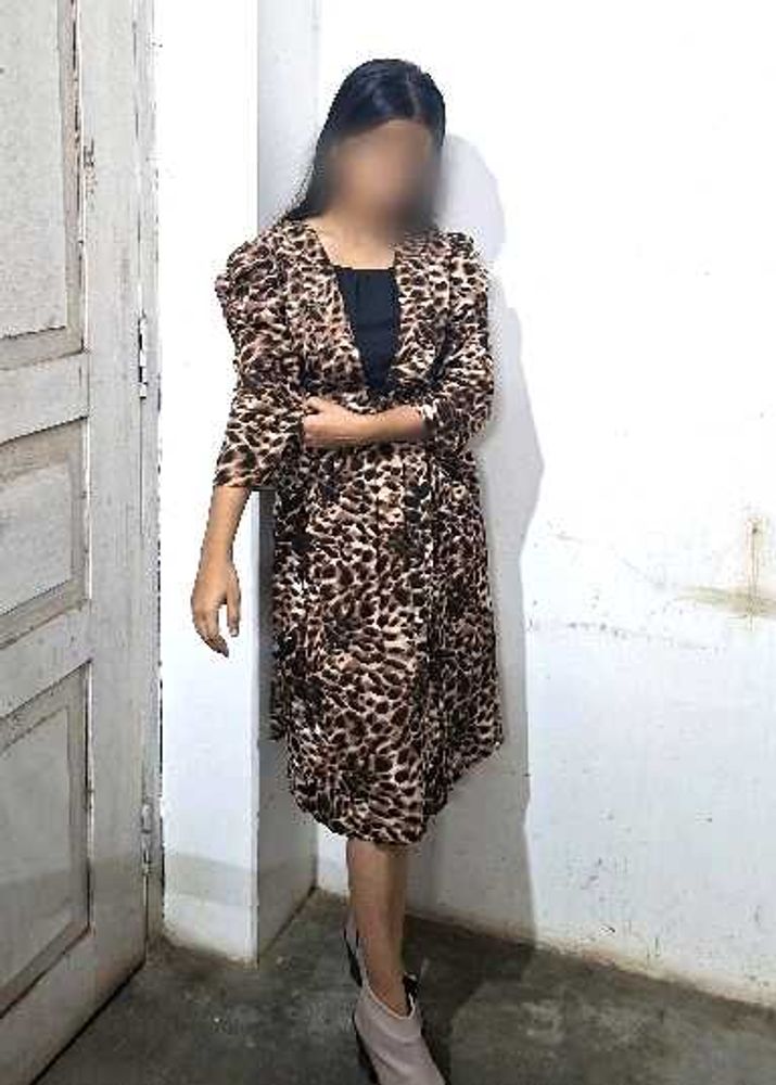 Chic Leopard Print Midi Dress