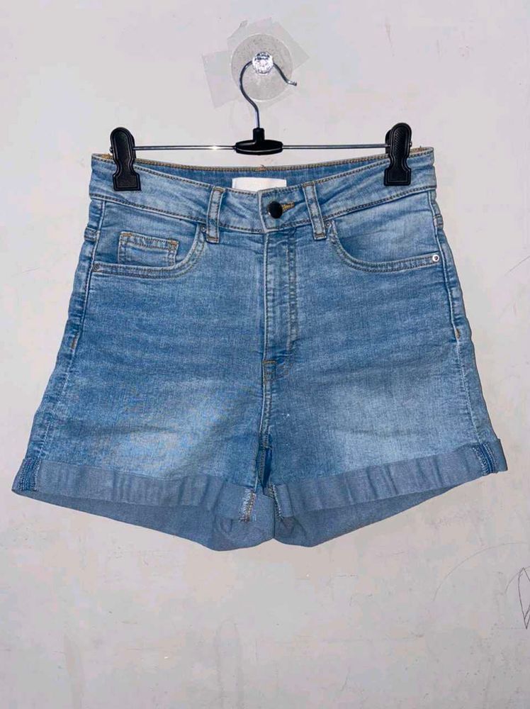 H&amp;M| Blue Denim High-Waisted Shorts