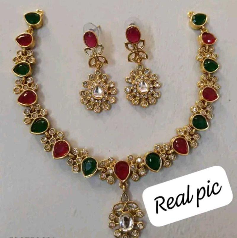 Stunning Red &amp; Green Stone Necklace Set