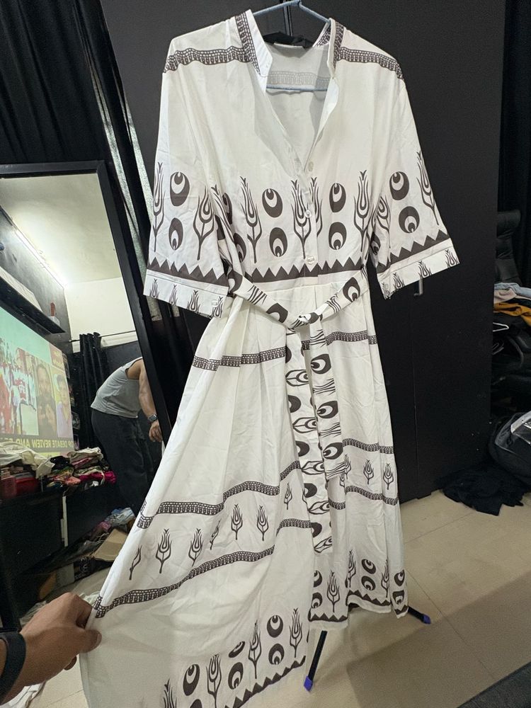 Elegant White Ethnic Gown