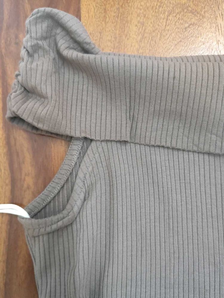 Stylish Ribbed Off-Shoulder Top