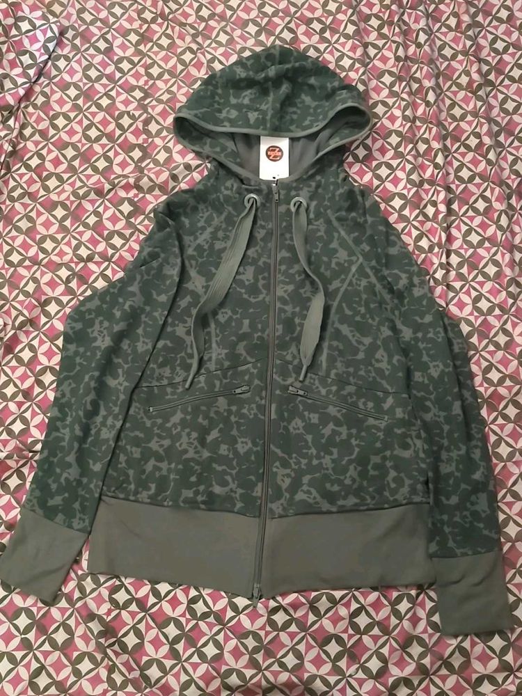 Stylish Camo Zip-Up Hoodie