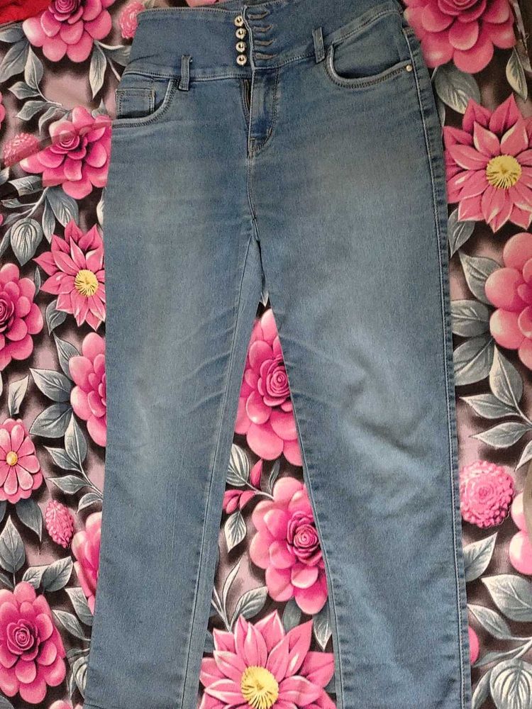 Light Wash High-Waist Denim Jeans