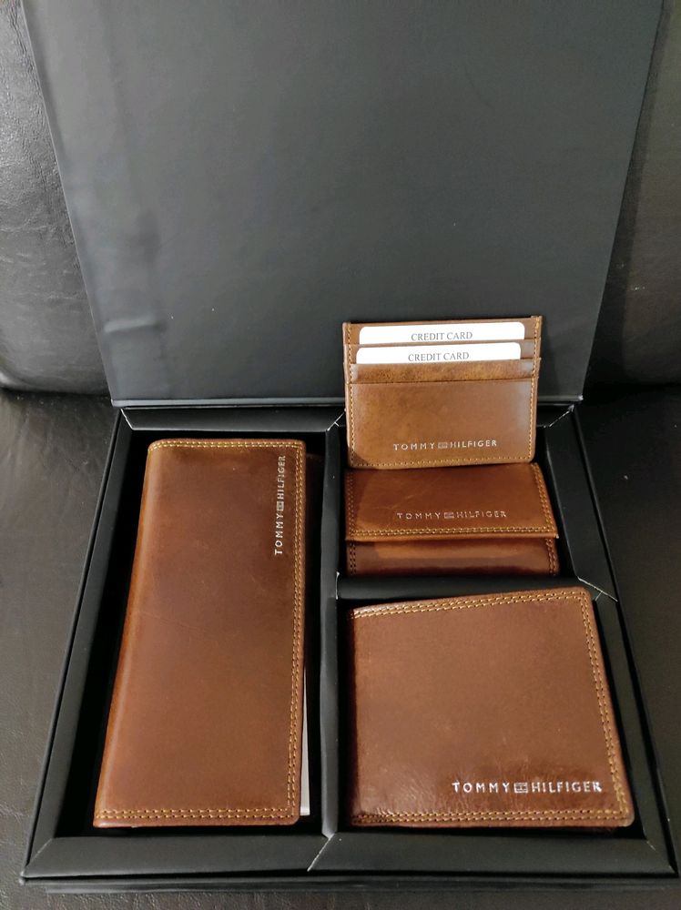 TOMMY HILFIGER LEATHER GIFT BOX