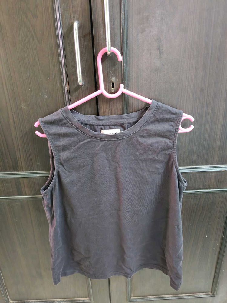 Sleeveless Basic Black Top