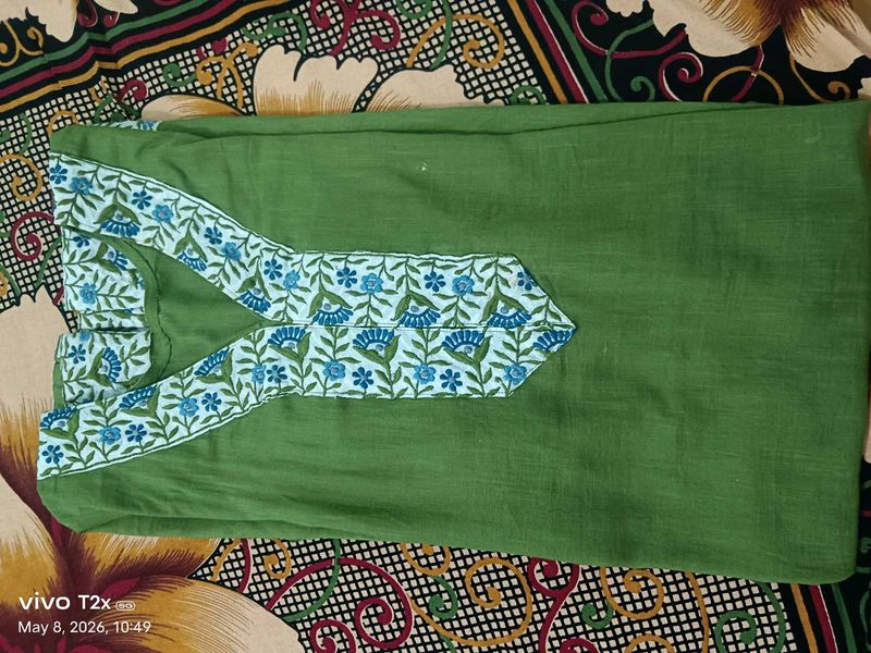 Green Kurta with Floral Embroidery