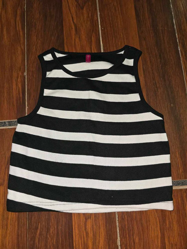 Chic Striped Sleeveless Top