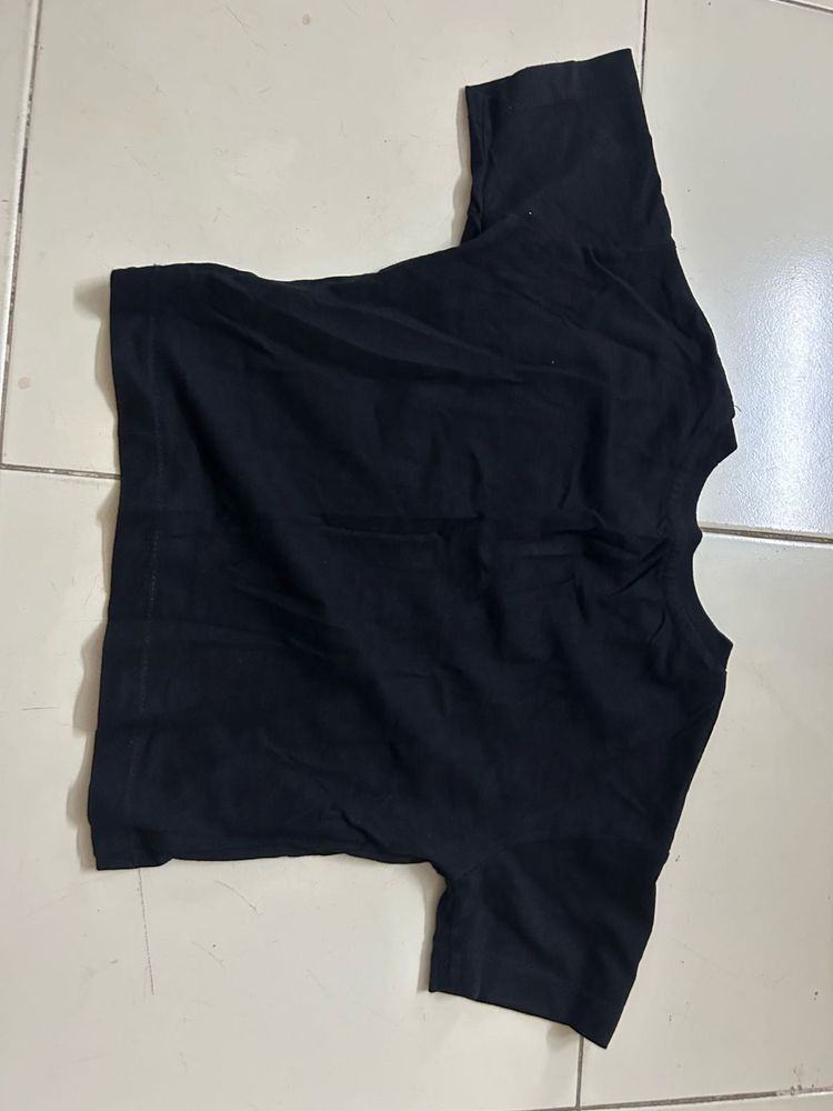 Classic Black crop top