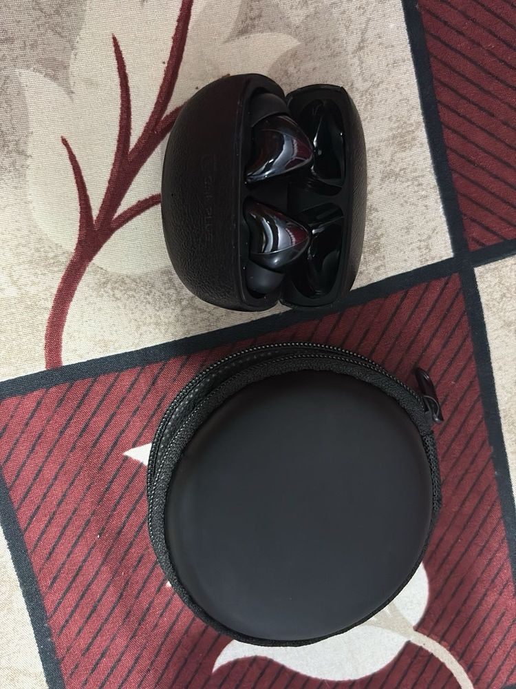 Wireless Earbuds with Charging Case