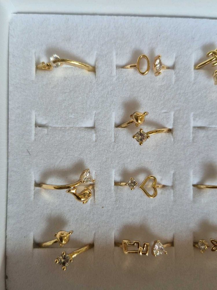 Delicate Gold Rings Set