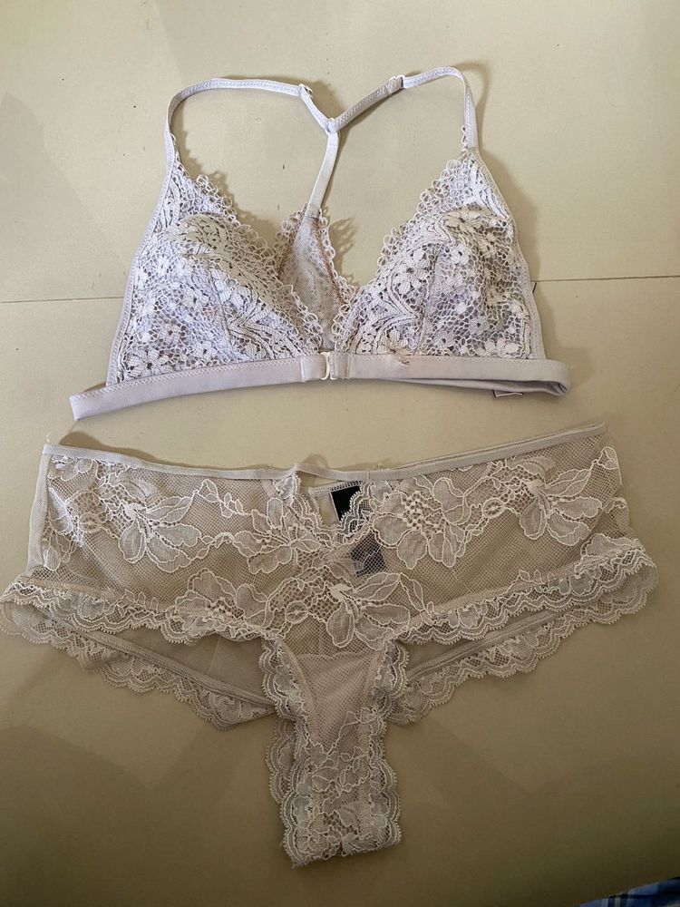 Lace Bra with Front Clasp