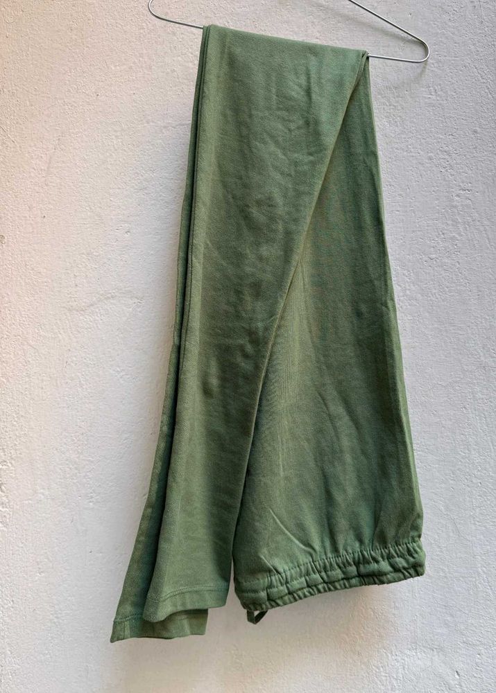 W Green leggings