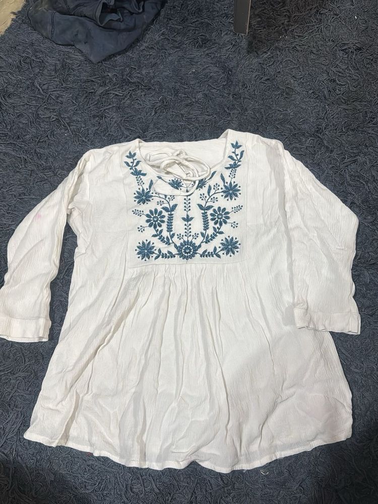 Embroidered White Cotton Kurta