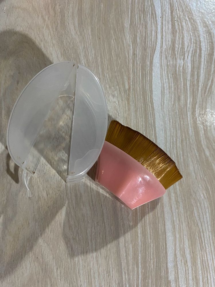 Foundation Brush with Cap