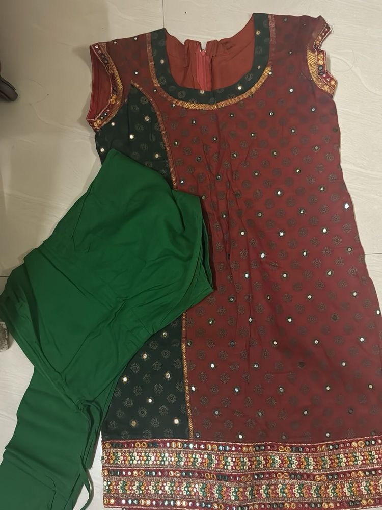 Embroidered Kurta Set with Pants