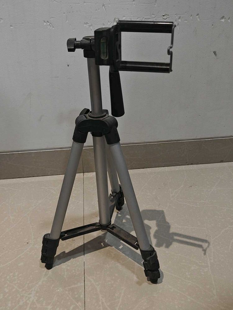 Portable Tripod Stand for Phones