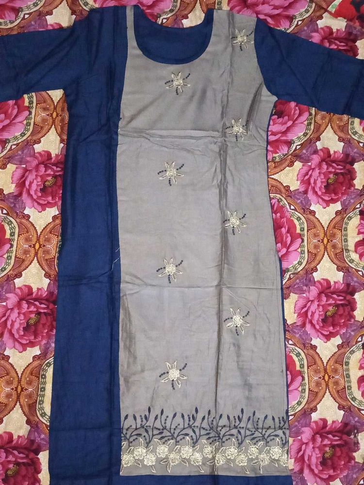 Women's embroidered kurta