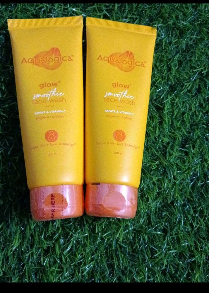 2 Aqualogica Papaya &amp; Vitamin C Face Wash