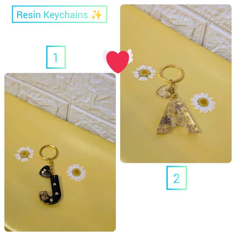 ✨ Handmade Resin Initial Keychains ✨🩷