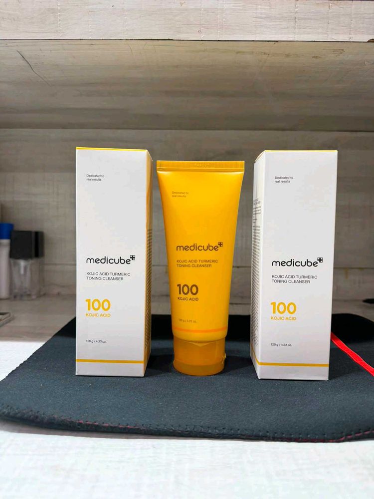 Medicube Kojic Acid Turmeric Toning Cleanser
