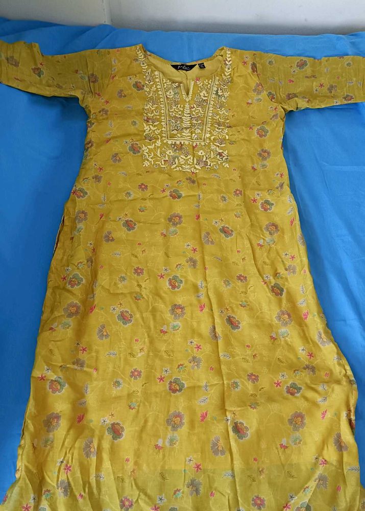 Floral Embroidered Kurta