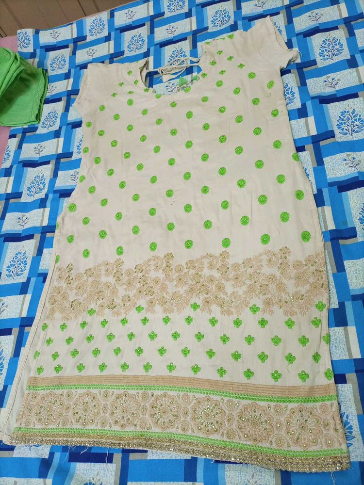 Sawan special 🍀🍀Embroidered Ethnic green suit