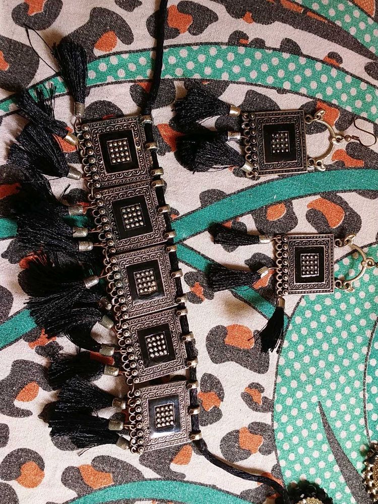 Ethnic Choker Necklace &amp; Earrings Set