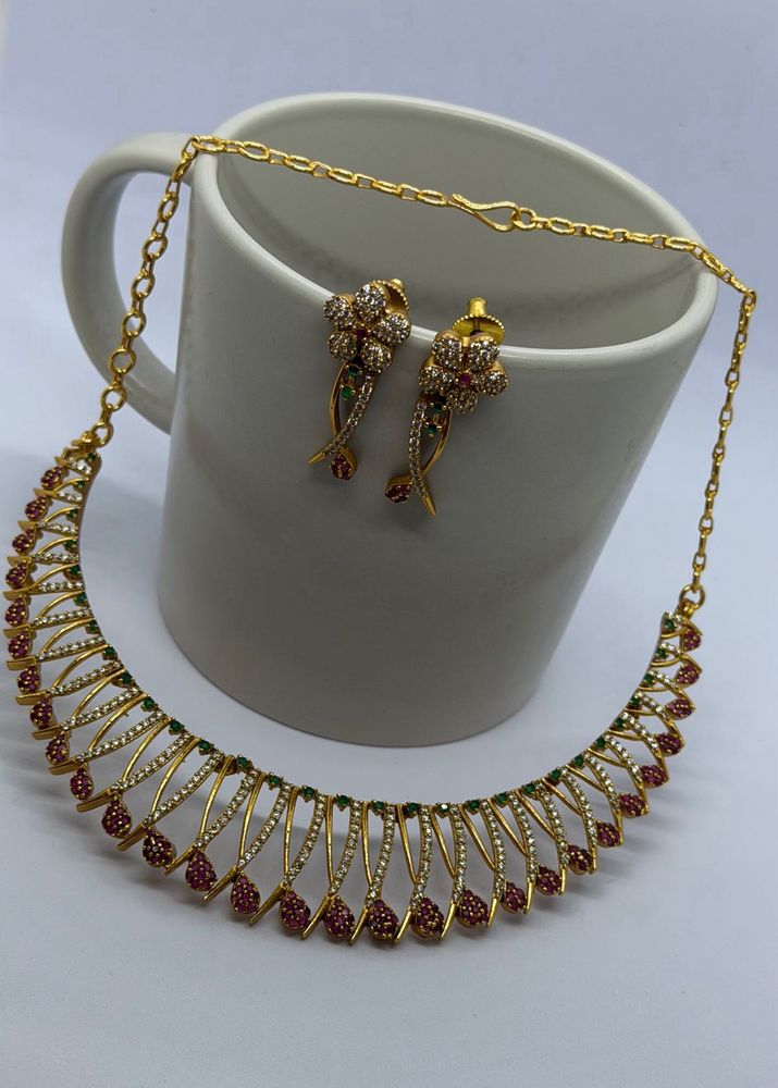 Stunning Necklace &amp; Earring Set