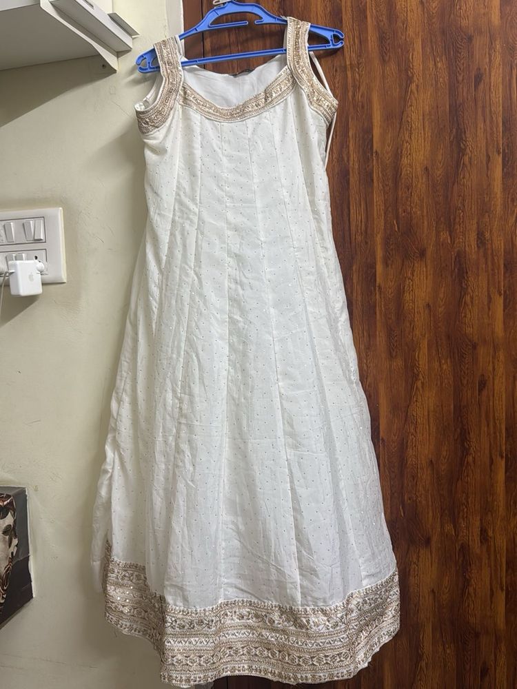 Elegant White Embellished Ethnic Gown
