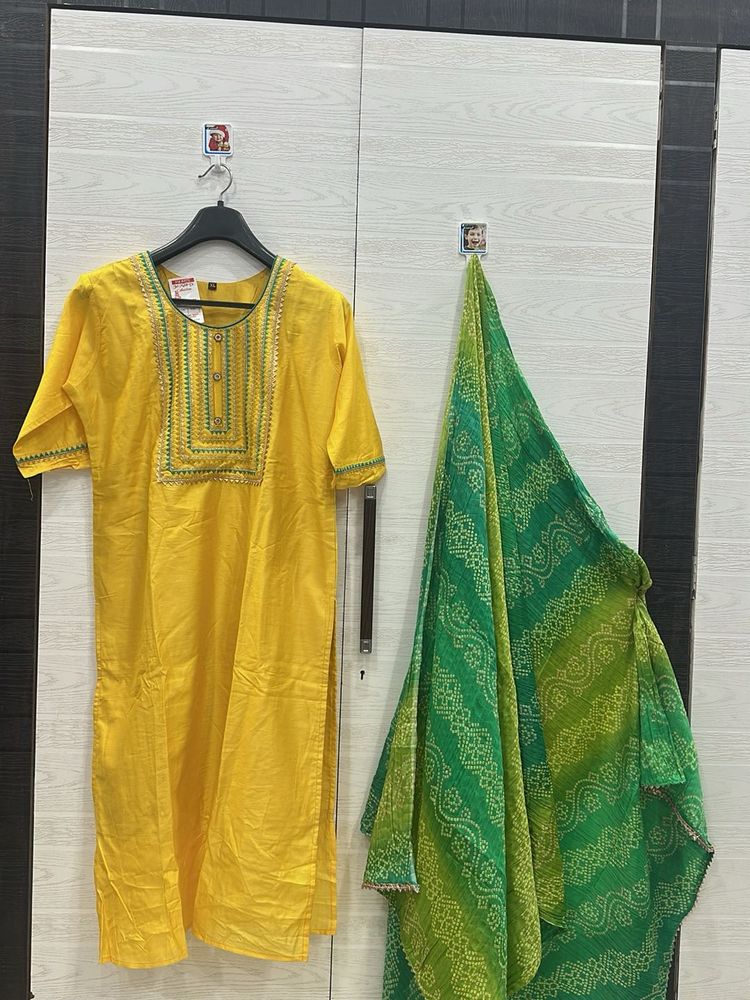 Yellow Embroidered Kurta Set (L)