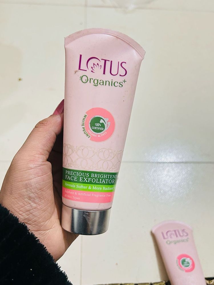 Lotus Organics+ Face Exfoliator