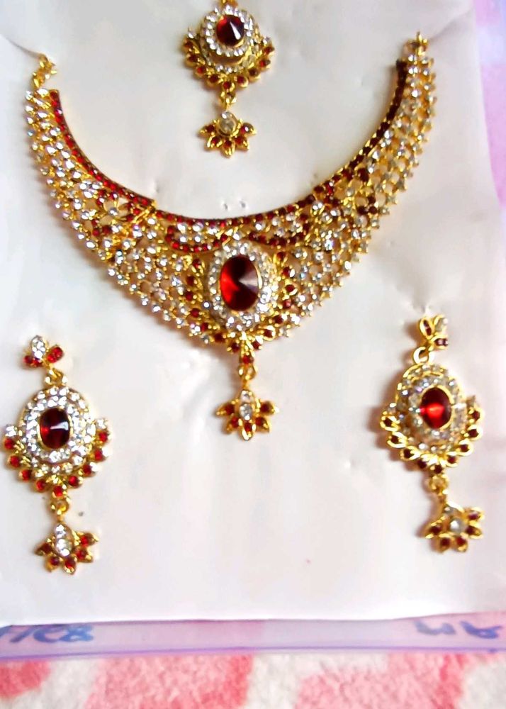 Stunning Red &amp; Gold Kundan Jewellery Set