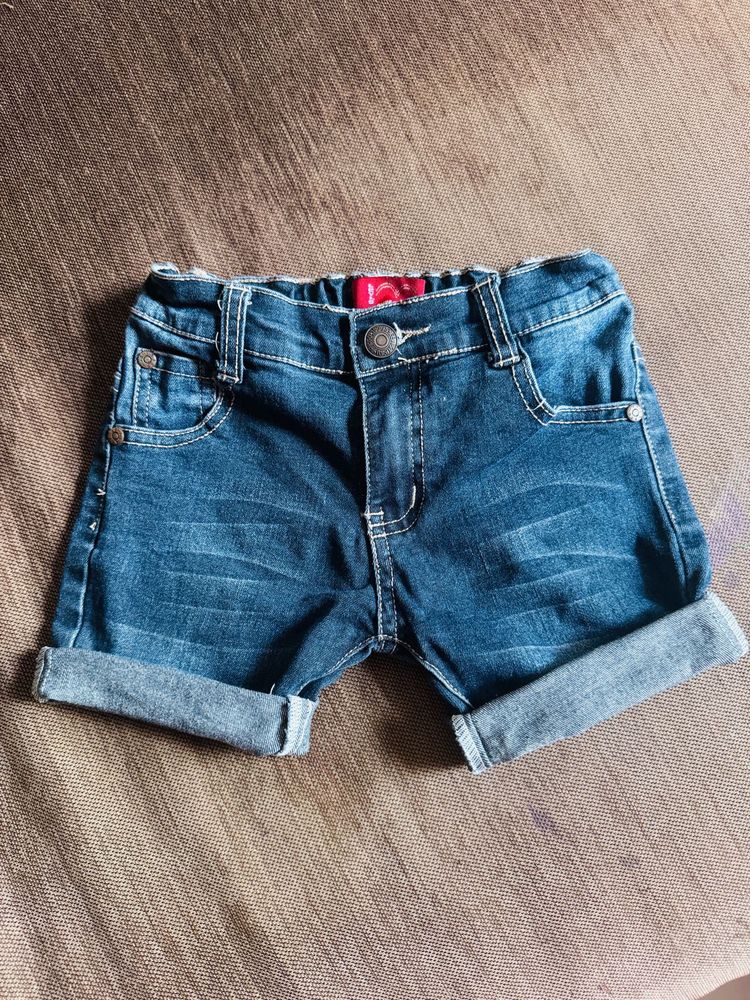 Levis Denim Shorts (4 years )
