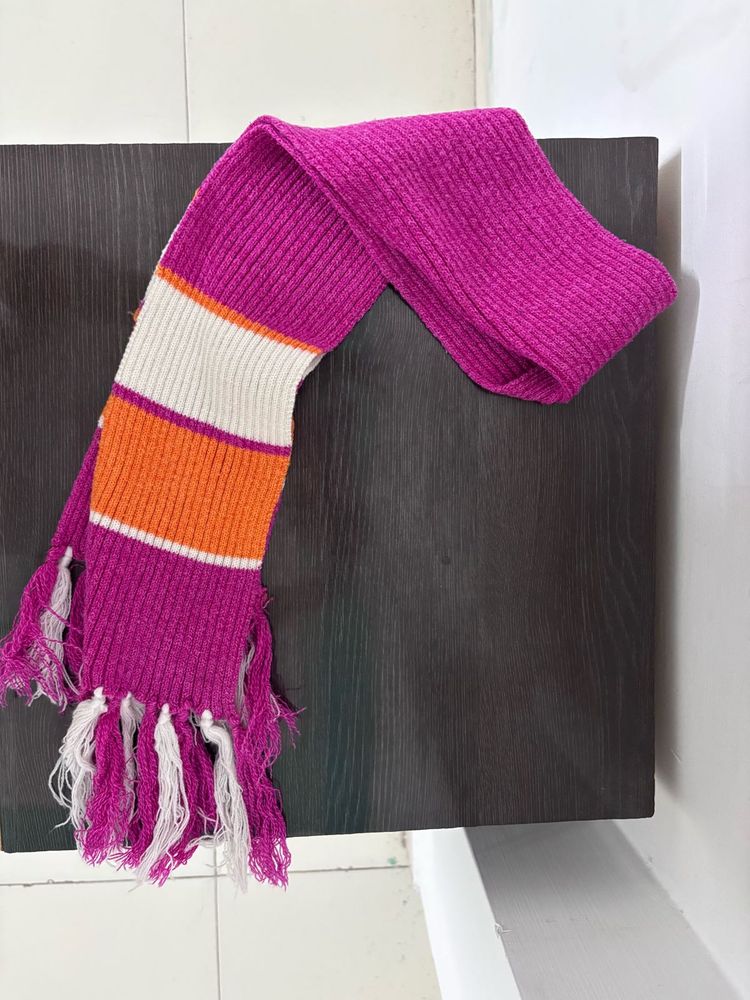 Knit Scarf with Tassels