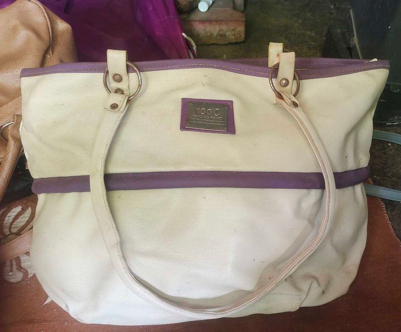 Elegant White Handbag – Stylish &amp; Classy 🤍
