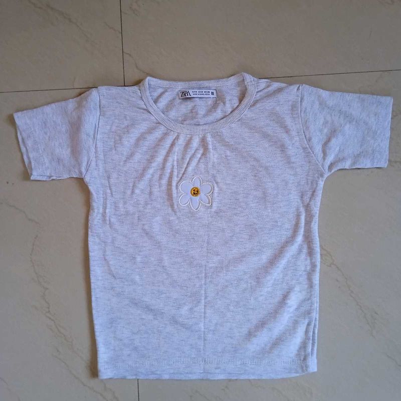 Cute Zara Tee with Flower