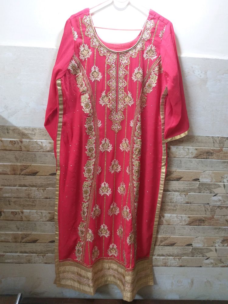 Red &amp; Gold Embroidered Salwar Kameez