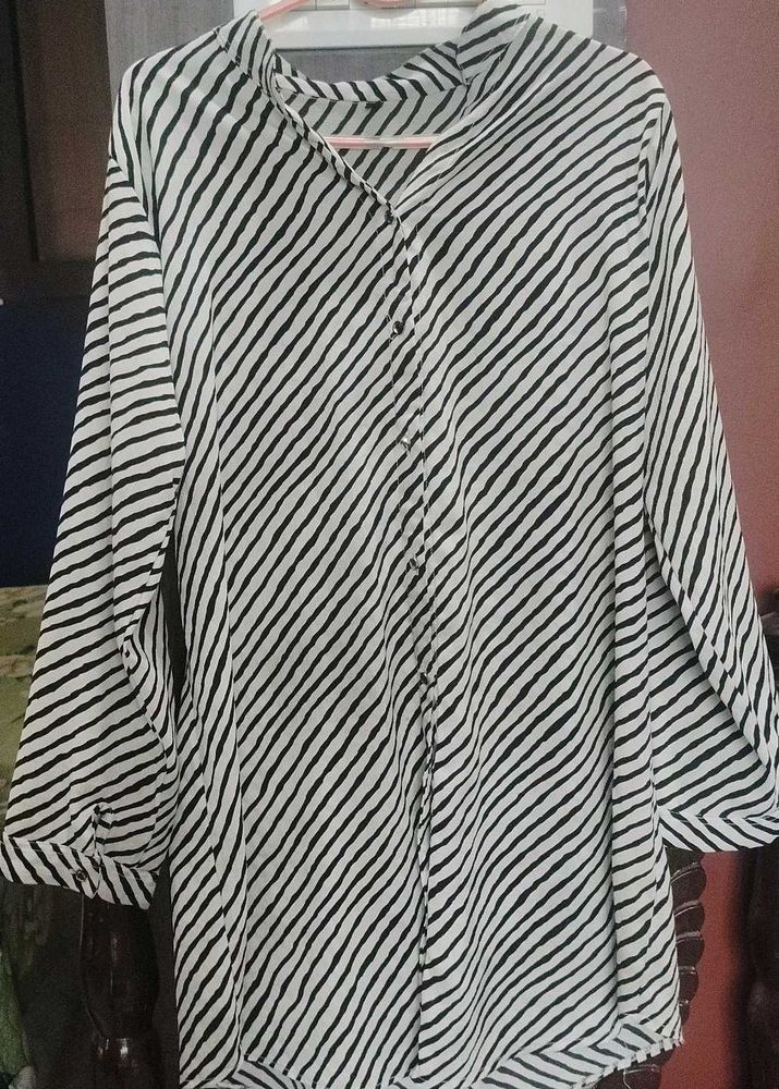 Chic Black &amp; White Striped Tunic