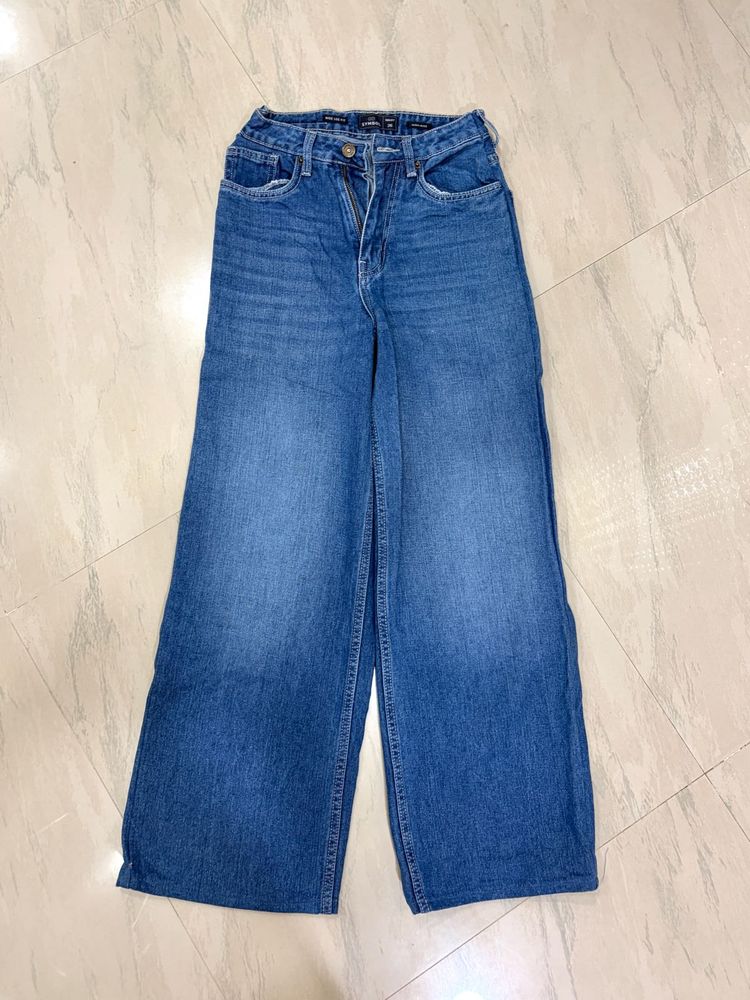 Wide Leg Blue Jeans