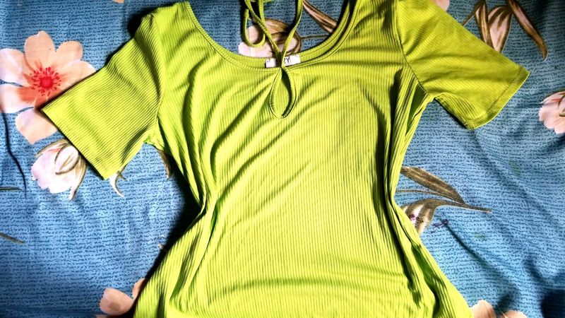 💚 Lime Green Ribbed Keyhole Top