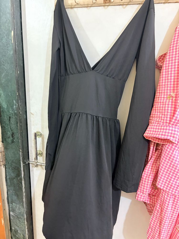 Chic Black V-Neck Mini Dress