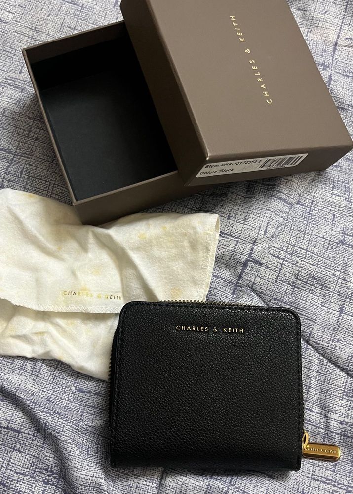 CHARLES &amp; KEITH WALLET