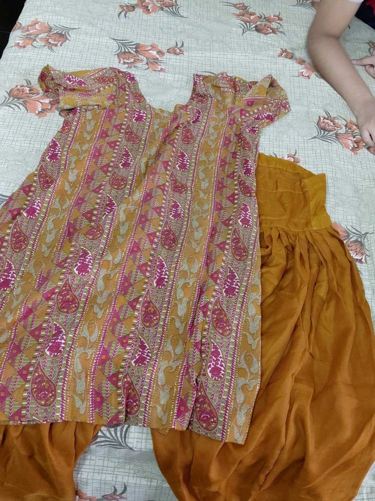 Stylish Printed Kurta Set with salwar