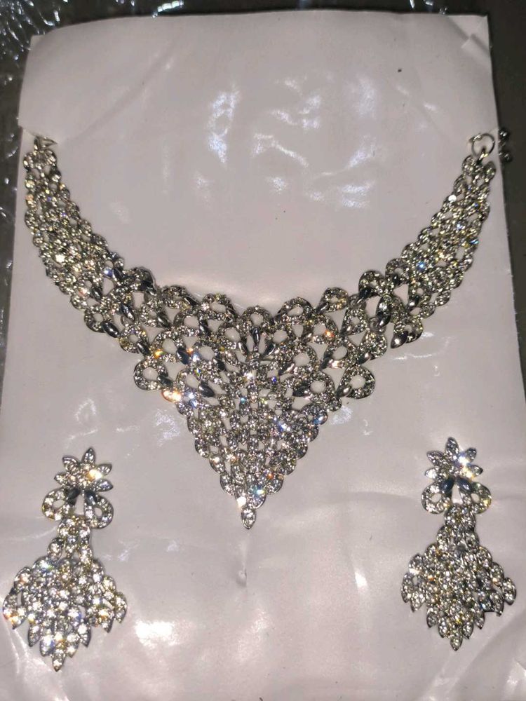 New Diamond White Necklace Set No Return /NoRefund