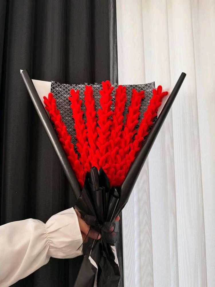 Red Knitted Bouquet