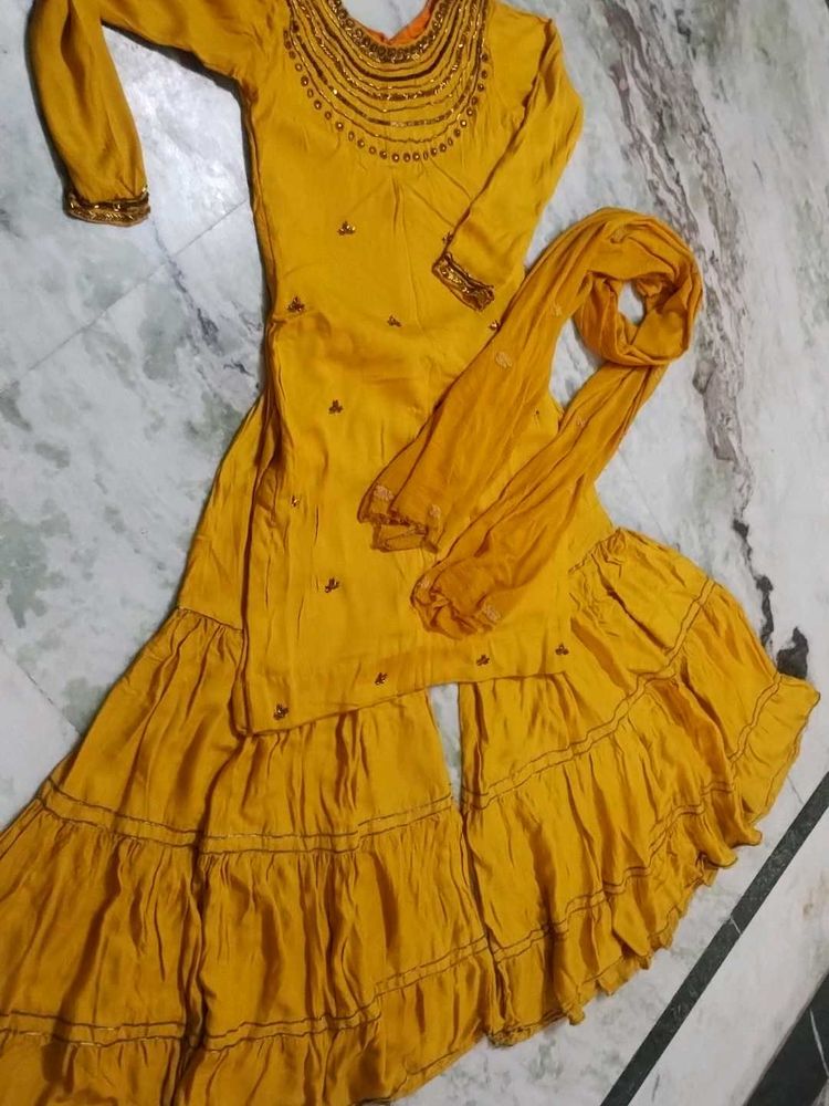 Elegant Yellow Embroidered Kurta Set With Dupatta