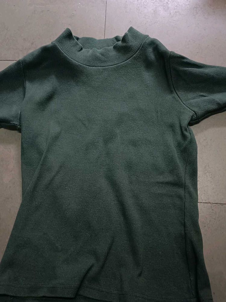 Green Mock Neck Long Sleeve Top