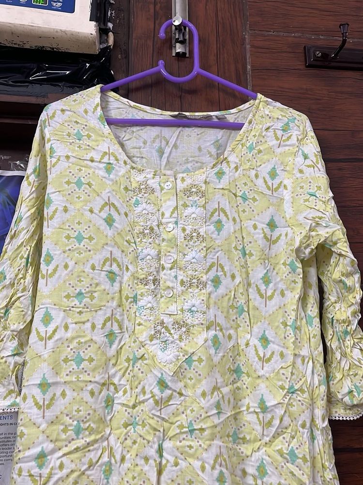 Avaasa Yellow Printed Kurta with Embroidery