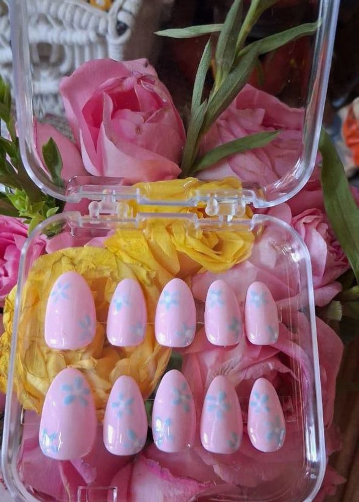 Pink Floral Press-On Nails